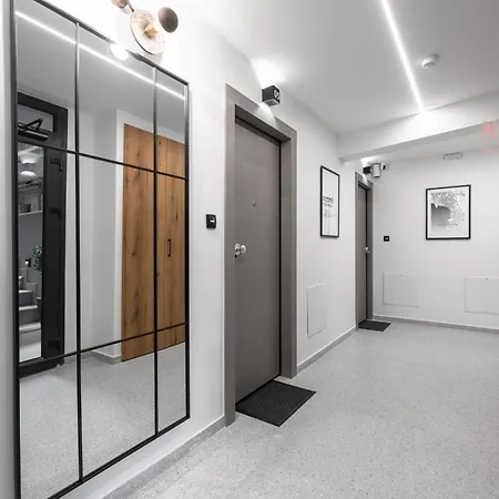 8, Nilie Hospitality Mgmt Apartment *